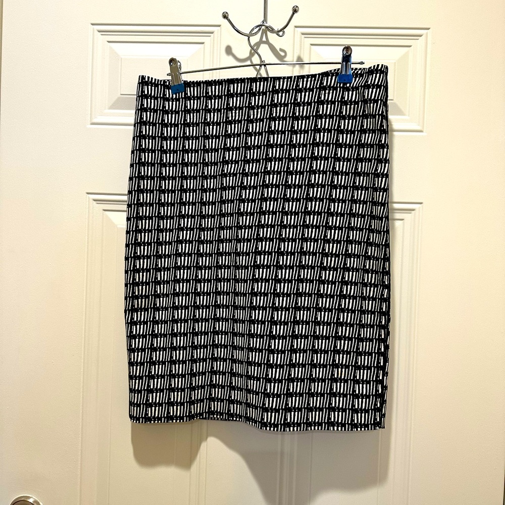 Skirt Black and White Print